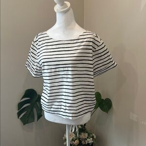 🔥🔥🎁J. Crew Black and White Striped Short Sleeve Top